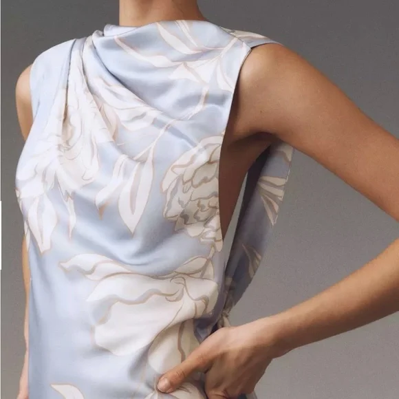 Elegant Blue Floral Maxi Dress - Picture 2 of 6